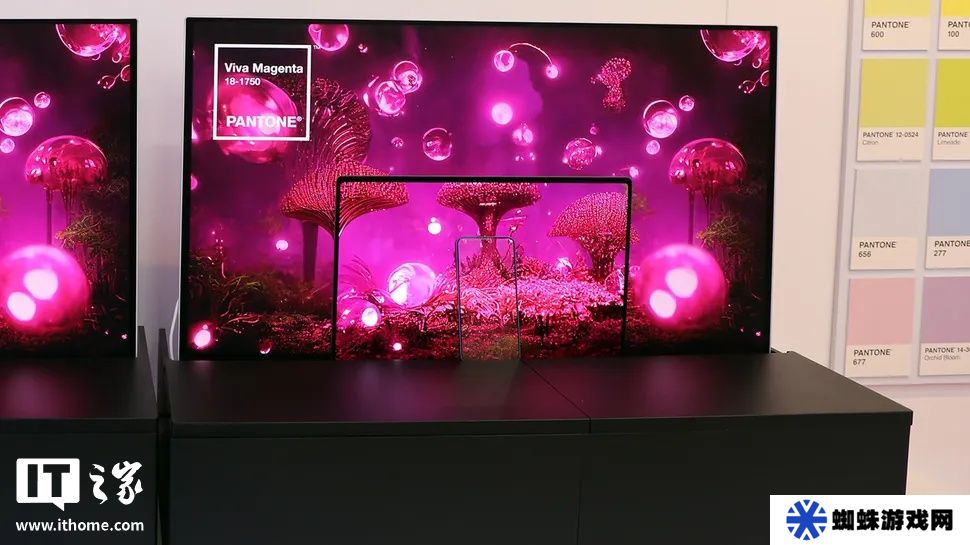 三星显示在 MWC 2025 大秀 OLED 技术：500Hz 显示器、可折叠掌机等